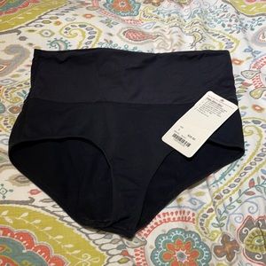 NWT Lululemon swim bottom size large
